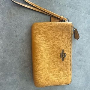 Coach wallet/wristlet 🌞🌼
